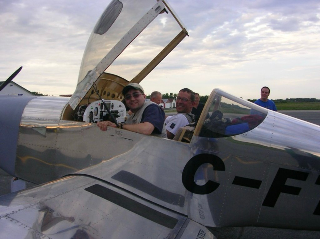 Photo: Pilots in Airplane ©CRFCYYC